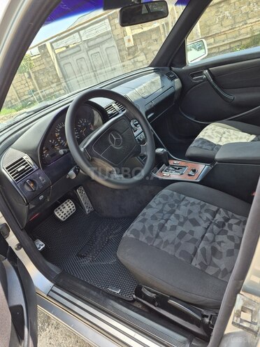Mercedes C 220 1999, 256,385 km - 2.2 l - Bakı
