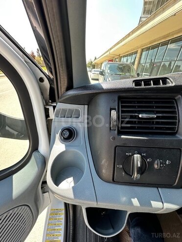Ford Transit-4