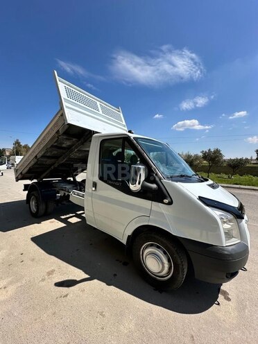 Ford Transit-8