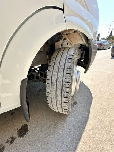 Ford Transit-12