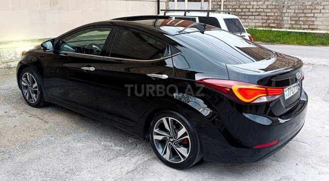 Hyundai Elantra-10