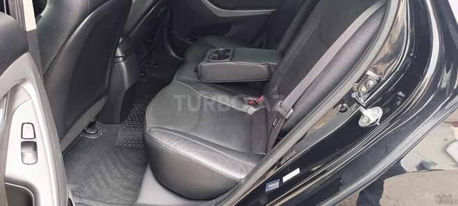 Hyundai Elantra-15