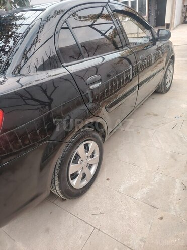 Kia Rio-5