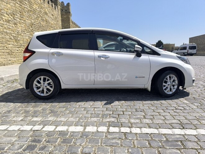 Nissan Note-4