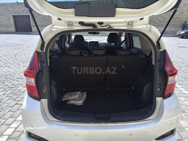 Nissan Note-7