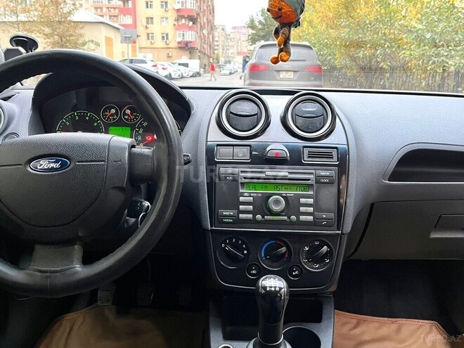 Ford Fiesta-3