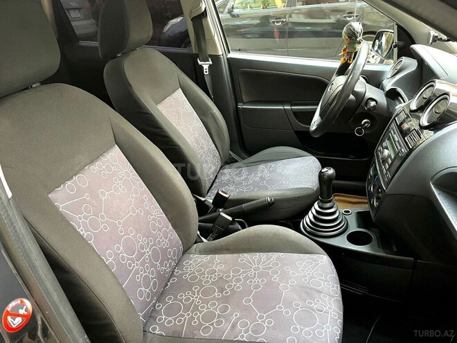 Ford Fiesta-2