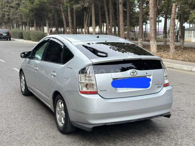 Toyota Prius-5