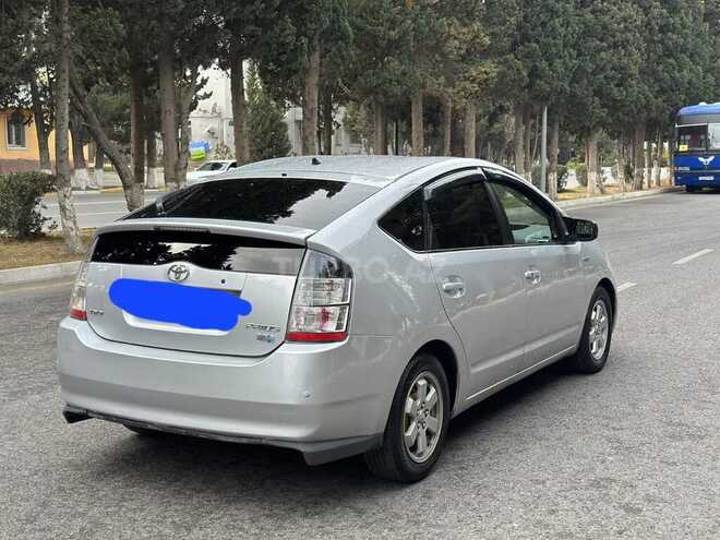 Toyota Prius-13