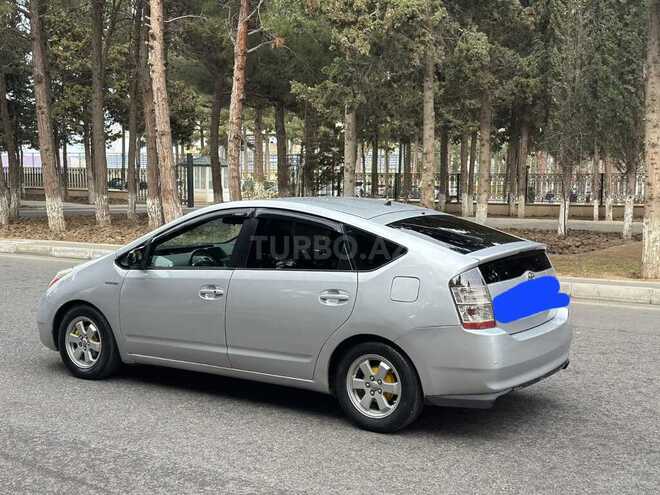 Toyota Prius-8