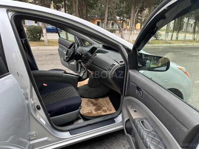 Toyota Prius-18