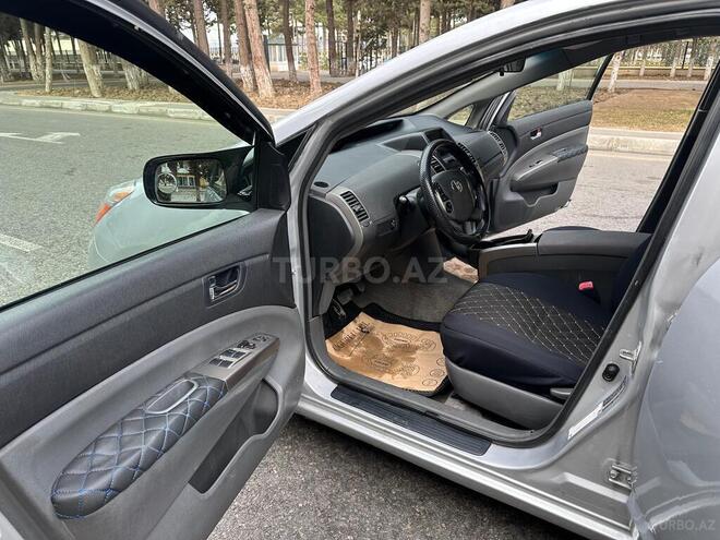 Toyota Prius-16