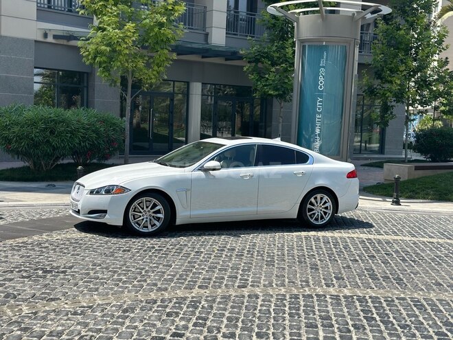 Jaguar XF-10