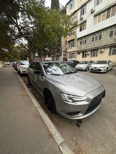 Mitsubishi Lancer-2