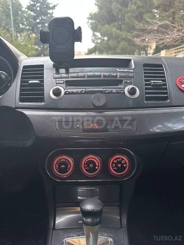 Mitsubishi Lancer-12