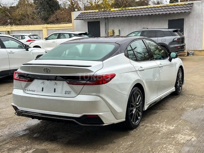 Toyota Camry-5