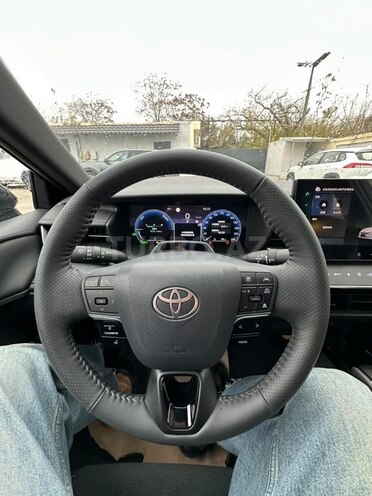 Toyota Camry-12