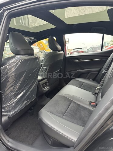 Toyota Camry-11
