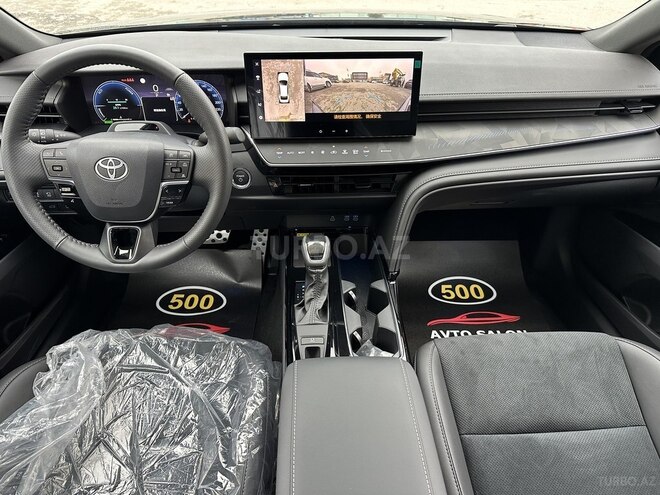 Toyota Camry-13
