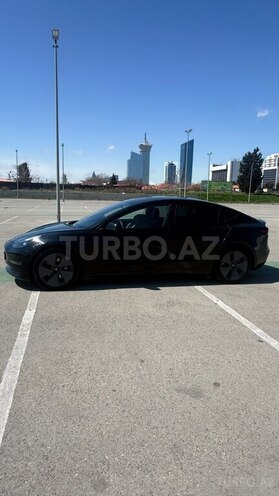 Tesla Model 3-2