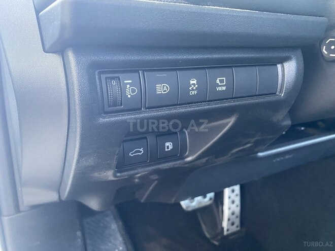 Toyota Camry-15