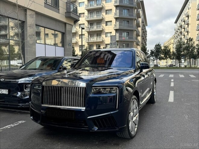 Rolls-Royce Cullinan-2