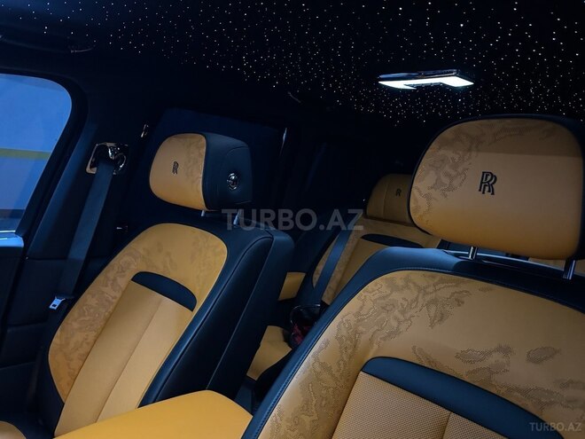 Rolls-Royce Cullinan-5