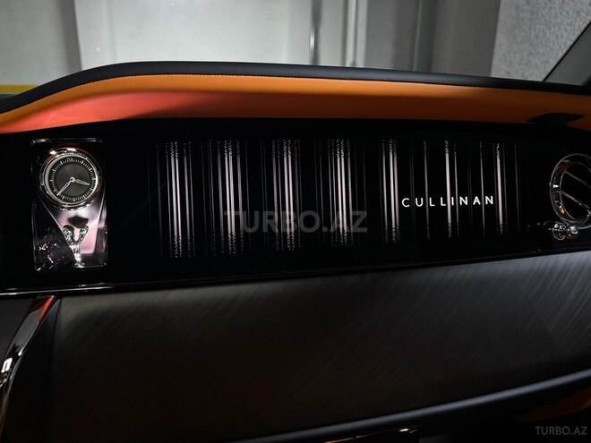 Rolls-Royce Cullinan-8