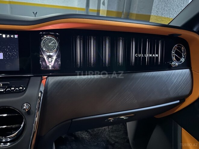 Rolls-Royce Cullinan-6