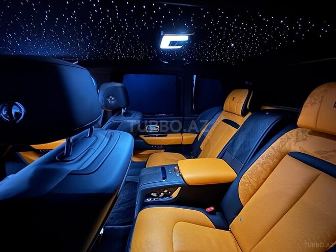 Rolls-Royce Cullinan-4