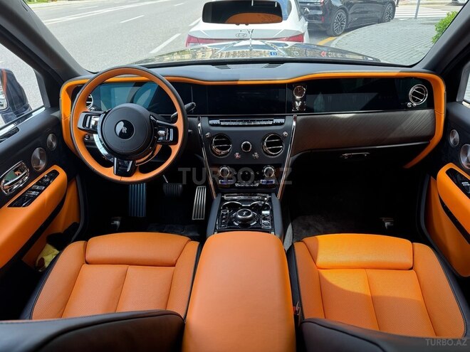 Rolls-Royce Cullinan-12