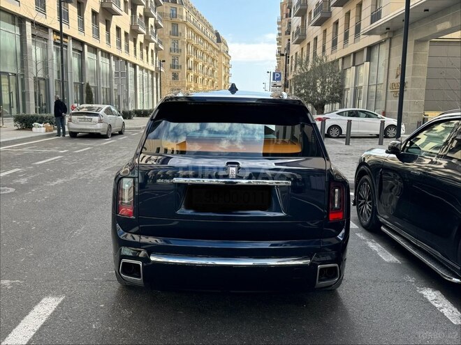Rolls-Royce Cullinan-11