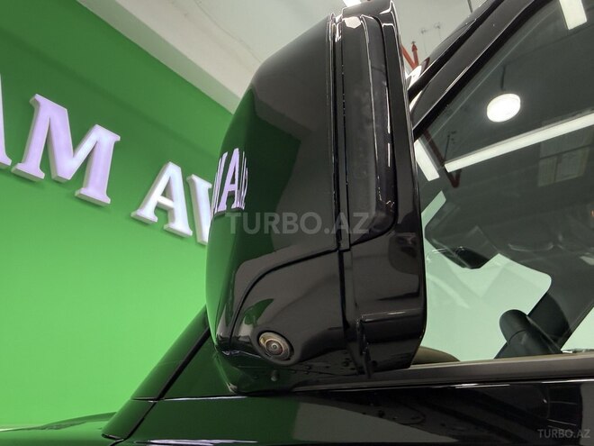 Land Rover Defender-21