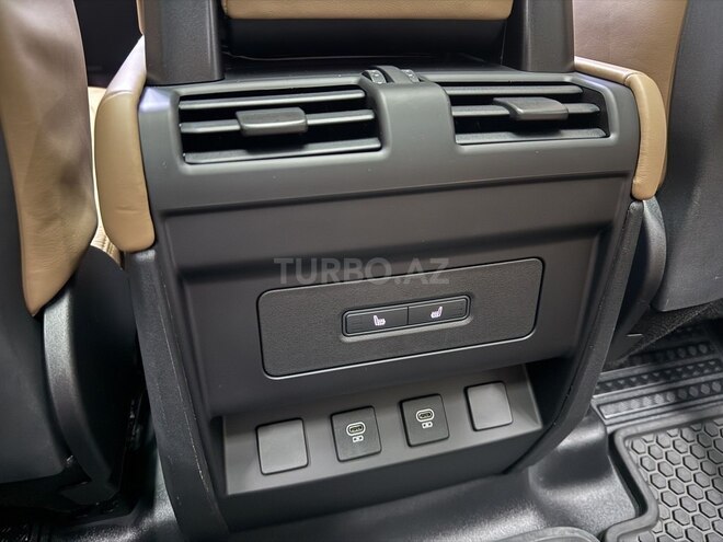 Land Rover Defender-18