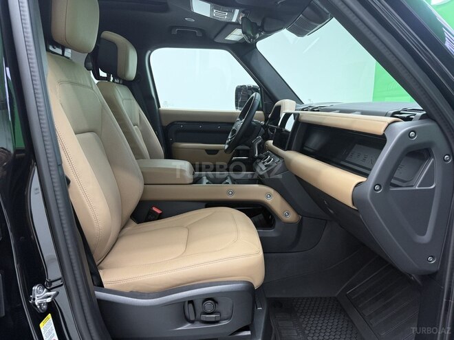 Land Rover Defender-10