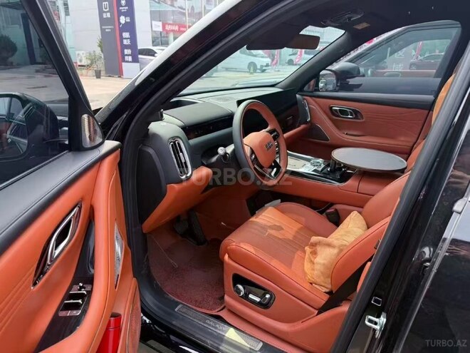 Geely Galaxy M9-6
