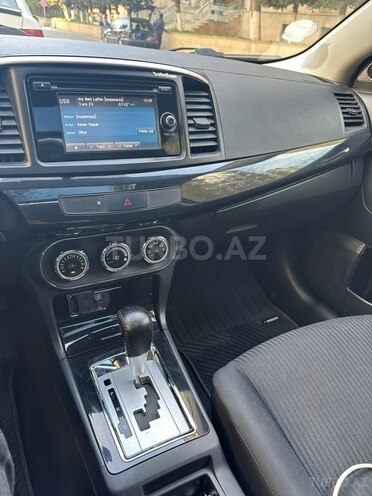 Mitsubishi Lancer-8