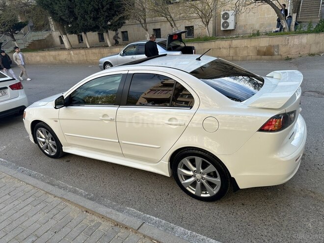 Mitsubishi Lancer-4