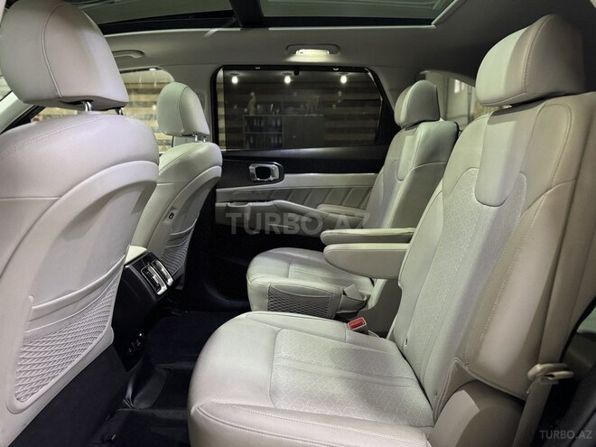Kia Sorento-12