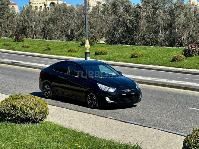 Hyundai Accent-4