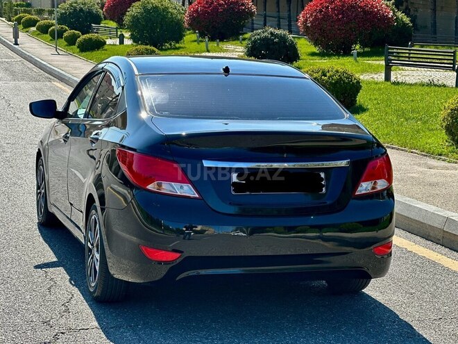Hyundai Accent-6
