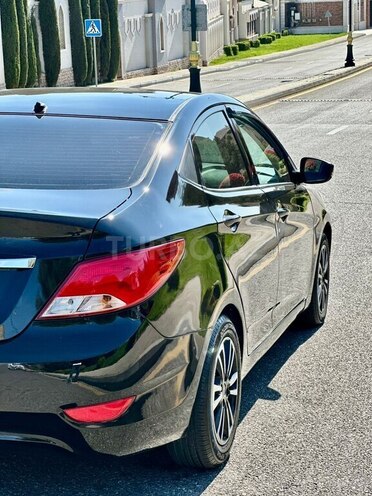 Hyundai Accent-9