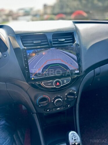Hyundai Accent-13