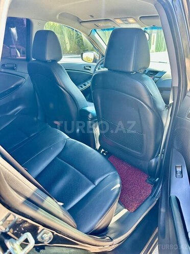 Hyundai Accent-15