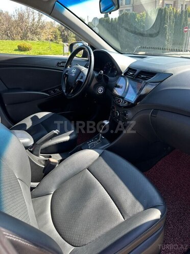 Hyundai Accent-18