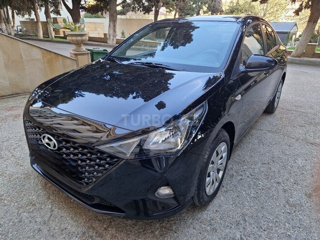 Hyundai Accent-2