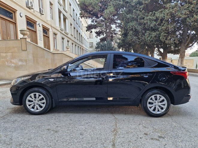 Hyundai Accent-8