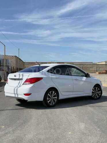 Hyundai Accent-3