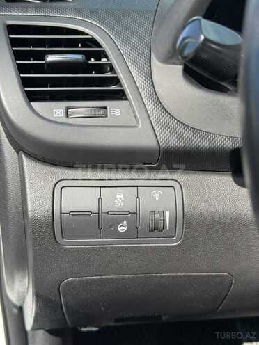 Hyundai Accent-8