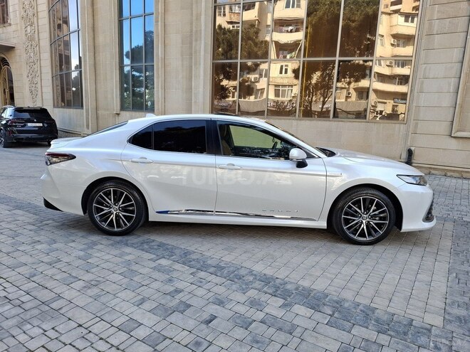 Toyota Camry-5